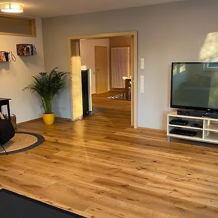 Nyaraló Schoenes Und Gemuetliches Haus In Mitten Der