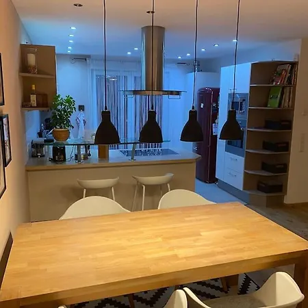 Nyaraló Schoenes Und Gemuetliches Haus In Mitten Der *