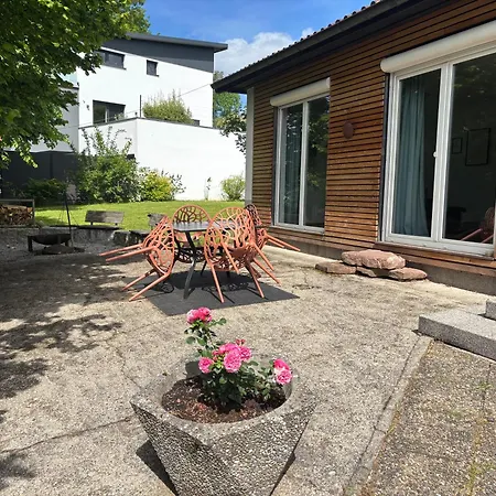 Nyaraló Schoenes Und Gemuetliches Haus In Mitten Der